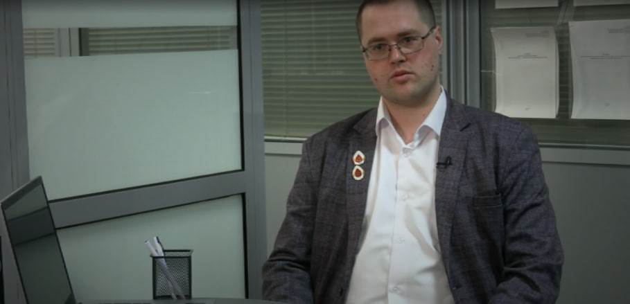 Роман Тихонов